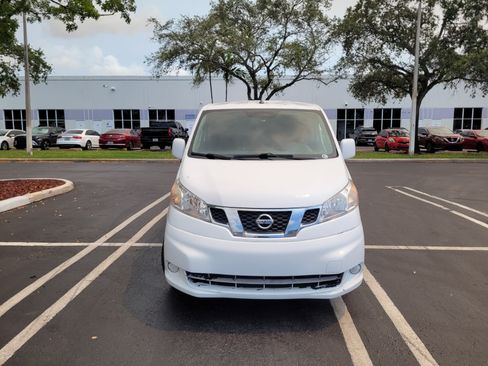 Used 2015 Nissan NV200 SV w/ Technology Package FWD image 2