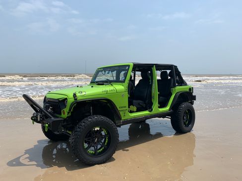 Used 2012 Jeep Wrangler Unlimited Sport image 16