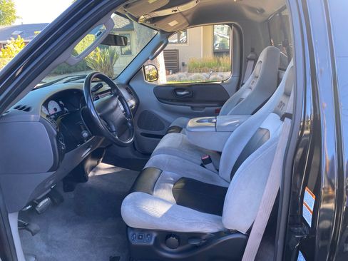 Used 2004 Ford F150 Lightning image 18