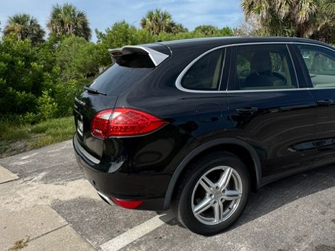 Used 2014 Porsche Cayenne AWD/4WD image 6