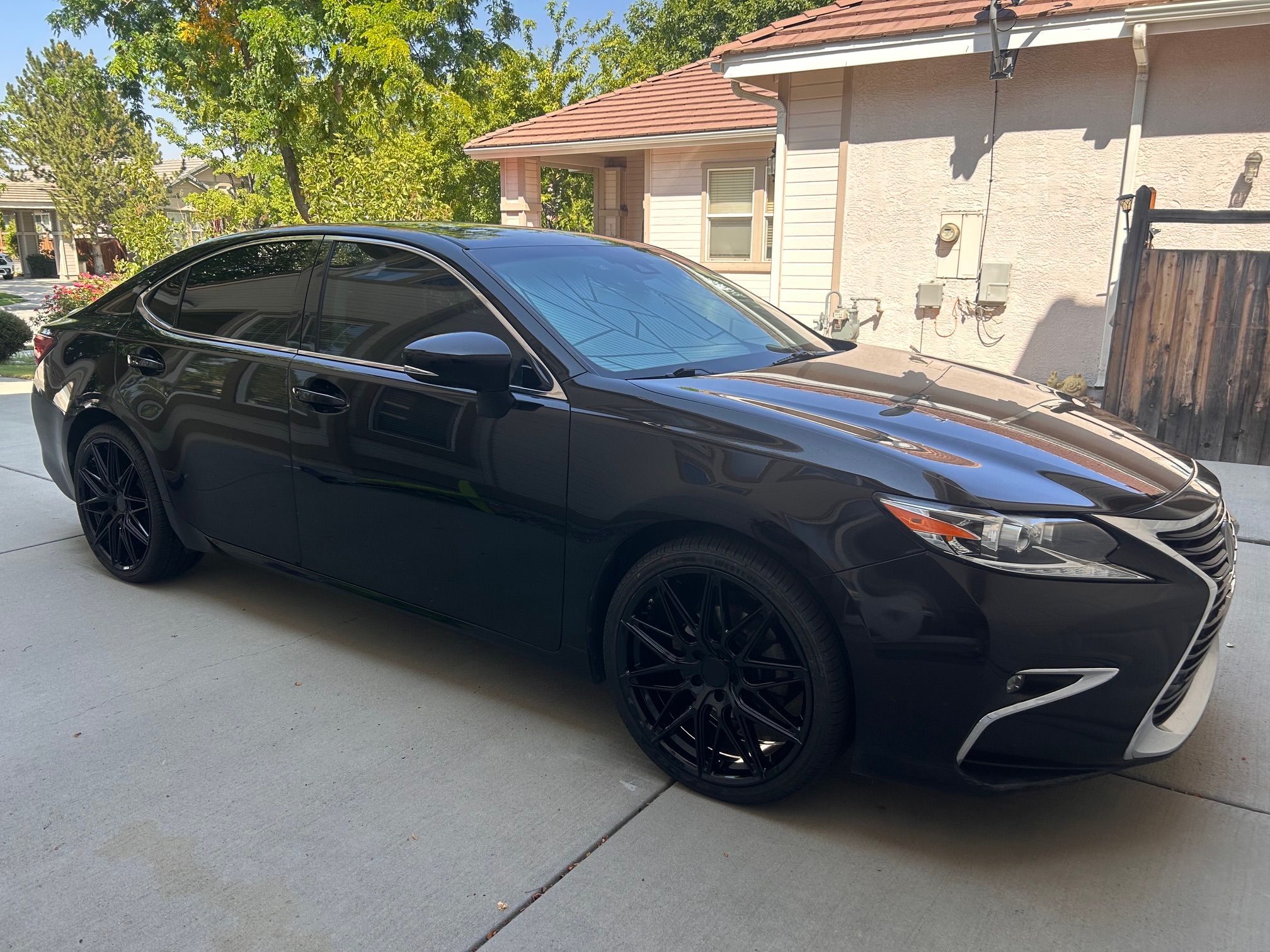 Used 2016 Lexus ES 350 w/ Luxury Package w/Wood Trim FWD image 2