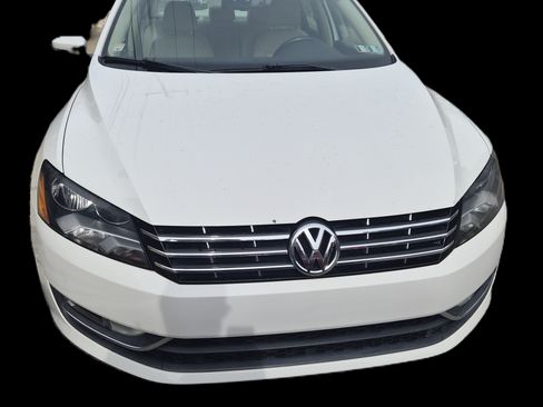 Used 2013 Volkswagen Passat 2.5 SEL Premium FWD image 9