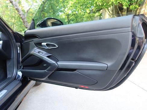 Used 2018 Porsche 718 Cayman image 16