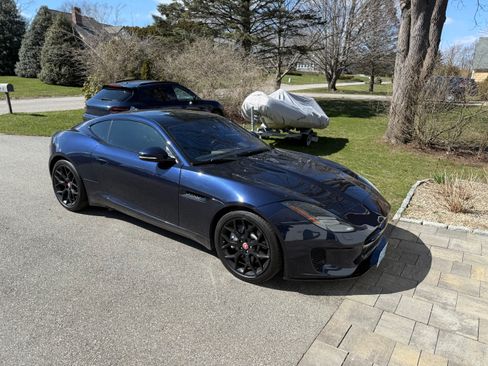 Used 2018 Jaguar F-TYPE Coupe RWD image 6