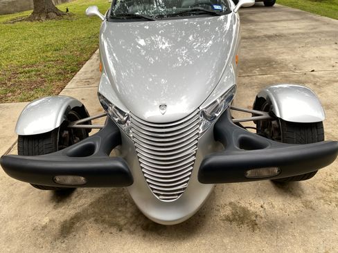 Used 2001 Chrysler Prowler image 4