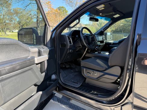 Used 2015 Ford F150 XLT w/ Equipment Group 302A Luxury image 8