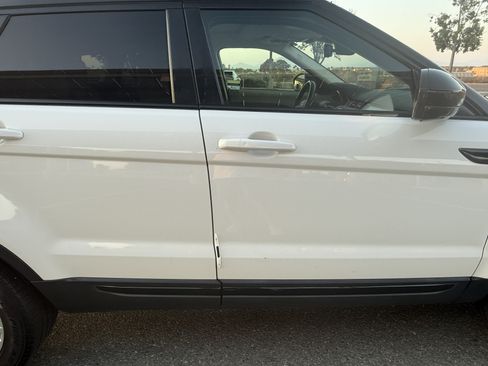 Used 2018 Land Rover Range Rover Evoque SE Premium AWD/4WD image 6