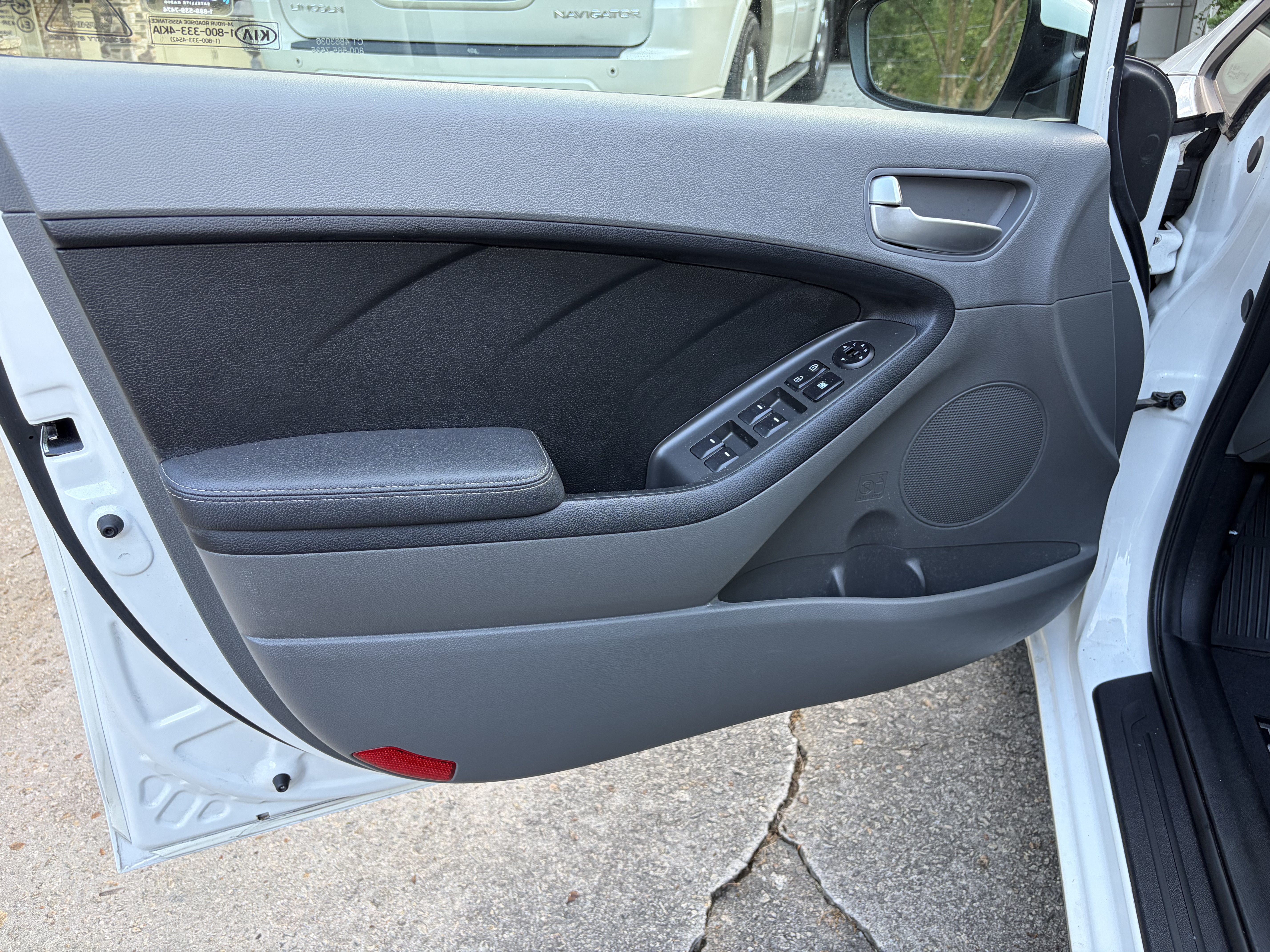 Used 2017 Kia Forte LX FWD image 14