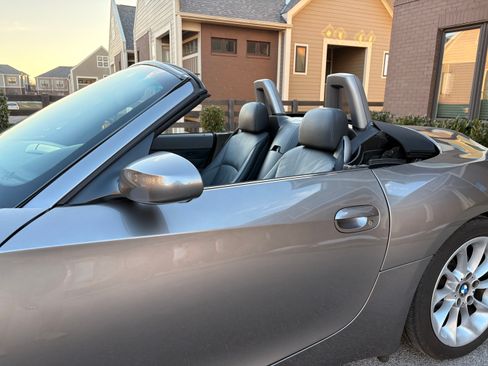 Used 2004 BMW Z4 2.5i image 24