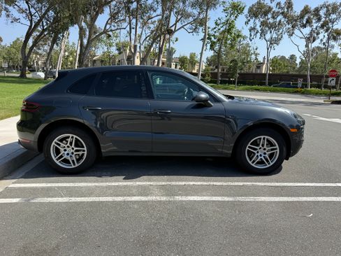 Used 2018 Porsche Macan Sport Edition AWD/4WD image 10