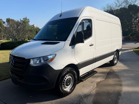 Used 2022 Mercedes-Benz Sprinter 1500 image 10