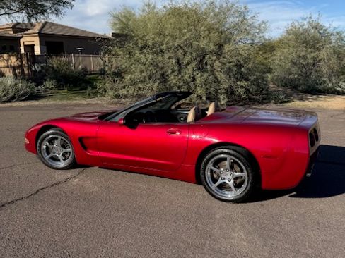 Used 2001 Chevrolet Corvette Convertible w/ Preferred Equipment Group2 image 4