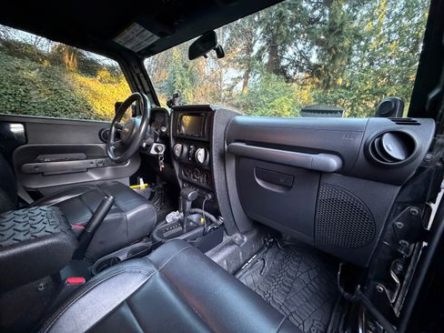 Used 2008 Jeep Wrangler Unlimited Rubicon w/ PWR Convenience Group image 14