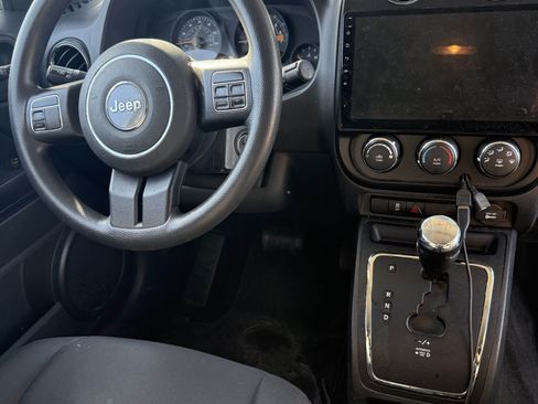 Used 2015 Jeep Patriot Sport w/ Power Value Group FWD image 4