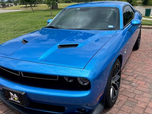 Used 2016 Dodge Challenger R/T Scat Pack w/ Leather Interior Group image 9