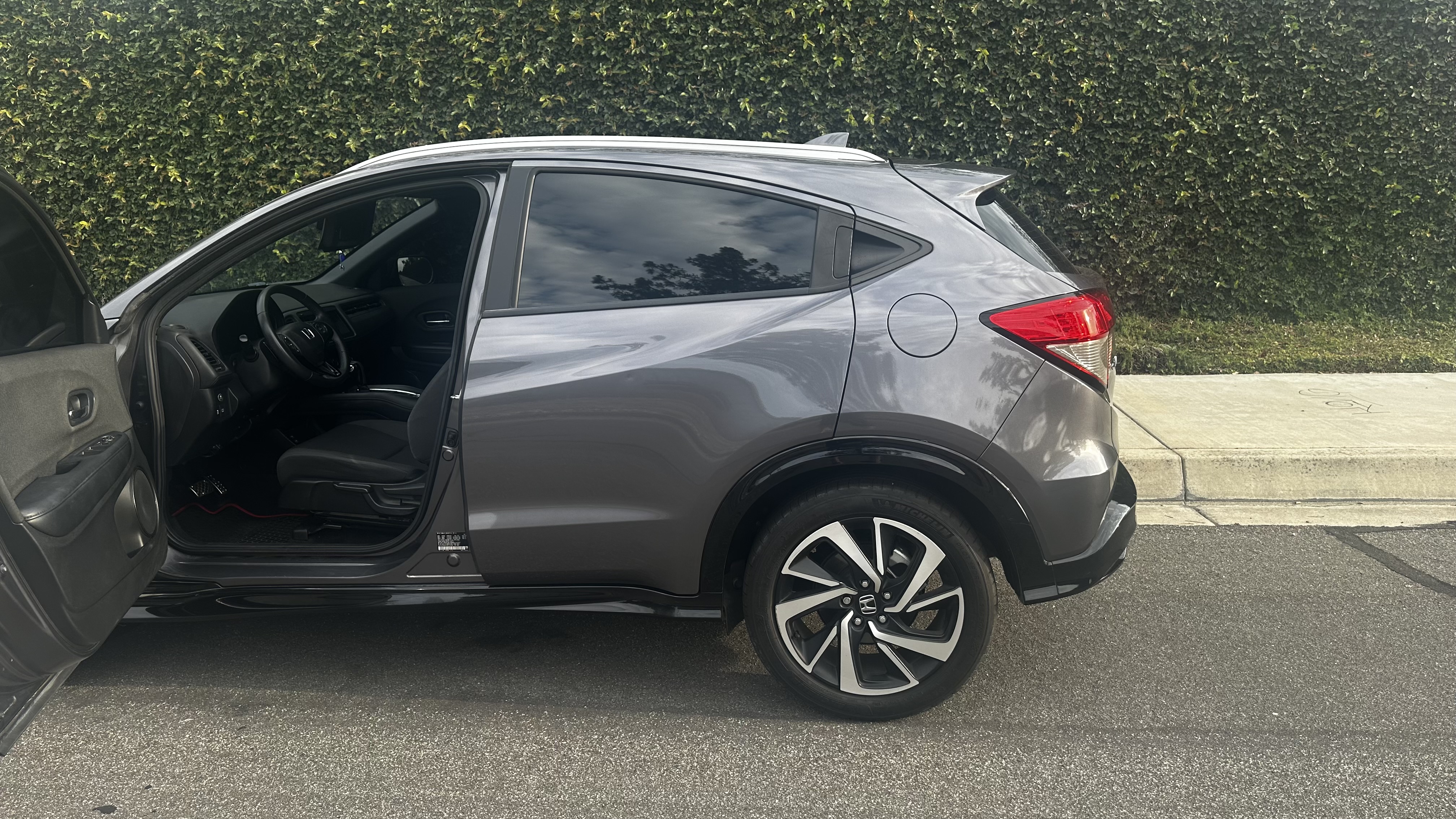 Used 2019 Honda HR-V Sport image 6