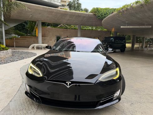 Used 2017 Tesla Model S 75 RWD image 2