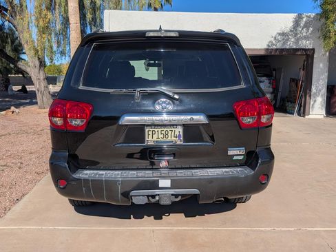 Used 2015 Toyota Sequoia Platinum image 4