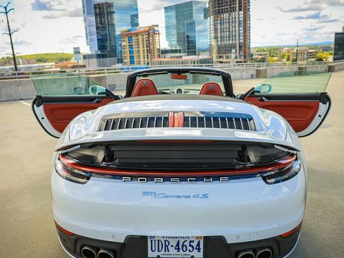 Used 2020 Porsche 911 Carrera 4S AWD/4WD image 15