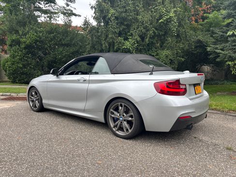 Used 2016 BMW M235i Convertible RWD image 2
