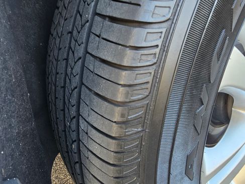 Used 2019 Buick Enclave Essence image 22