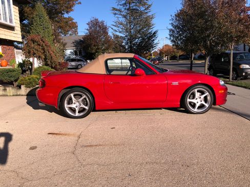Used 2001 MAZDA MX-5 Miata LS RWD image 1