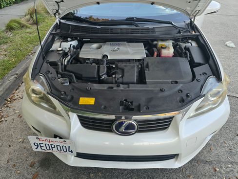 Used 2012 Lexus CT 200h Premium w/ Leather Pkg image 12