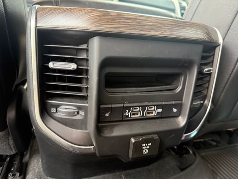 Used 2020 RAM 1500 Laramie image 12