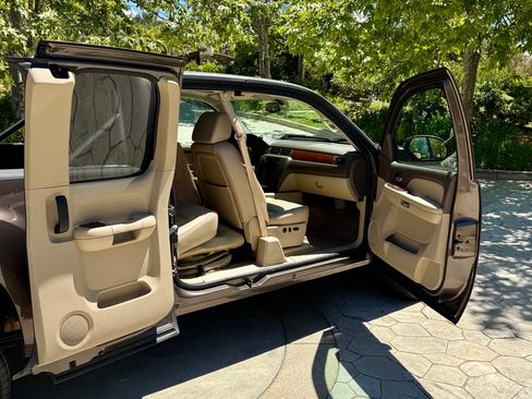 Used 2007 GMC Sierra 1500 SLT w/ SLE/SLT Trailering Package image 14