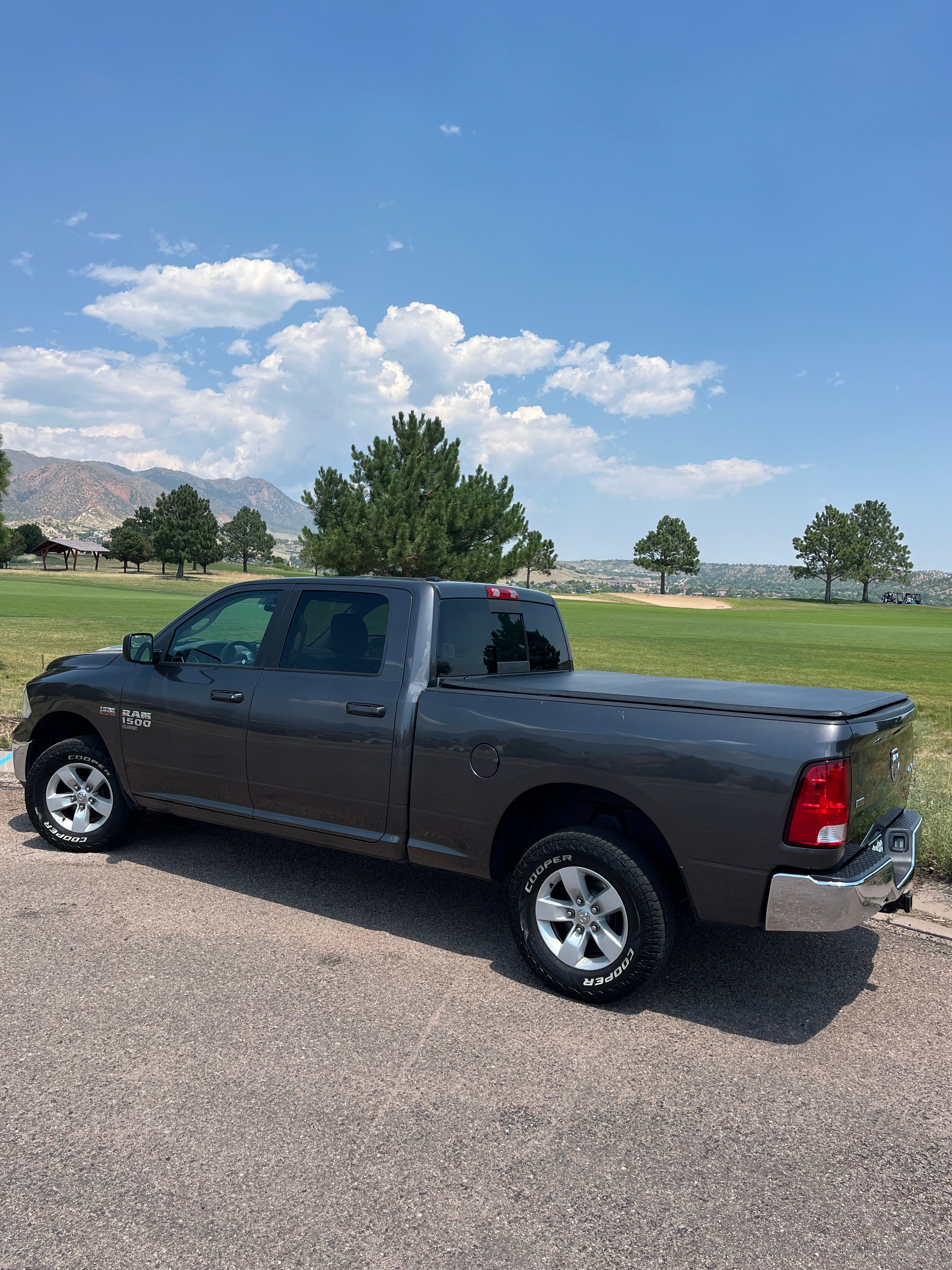 Used 2019 RAM 1500 Classic SLT AWD/4WD image 16