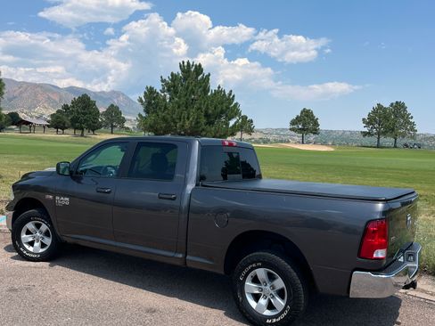 Used 2019 RAM 1500 Classic SLT AWD/4WD image 16