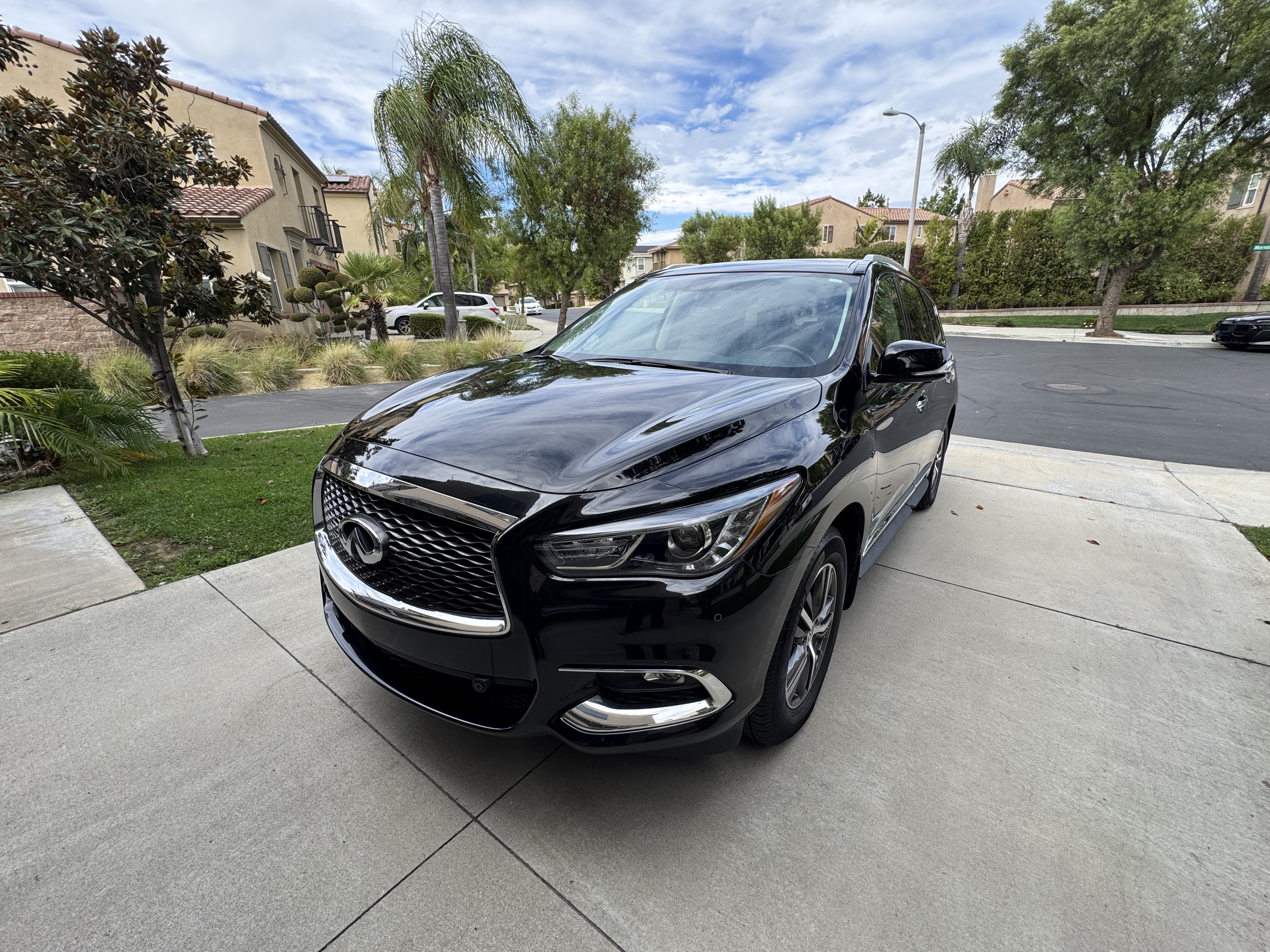 Used 2017 INFINITI QX60 Luxe w/ Premium Plus Package AWD/4WD image 13