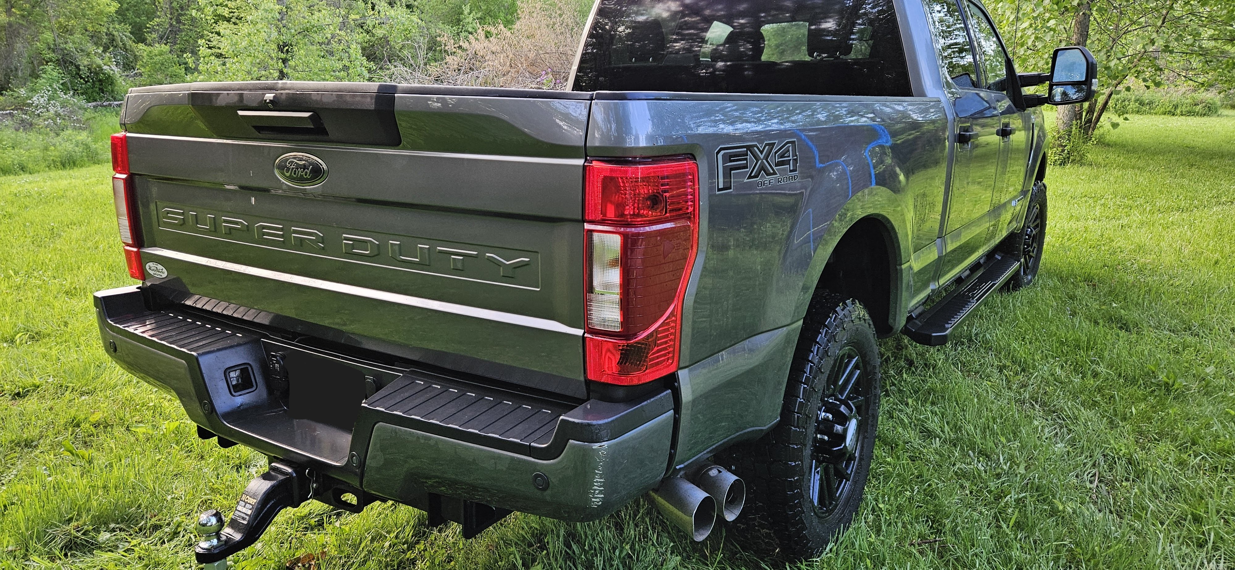 Used 2022 Ford F250 XLT w/ Black Appearance Package AWD/4WD image 10