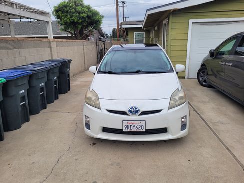Used 2011 Toyota Prius Four image 1