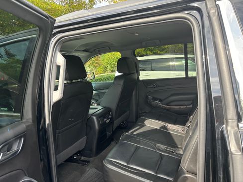 Used 2018 Chevrolet Suburban LT image 10