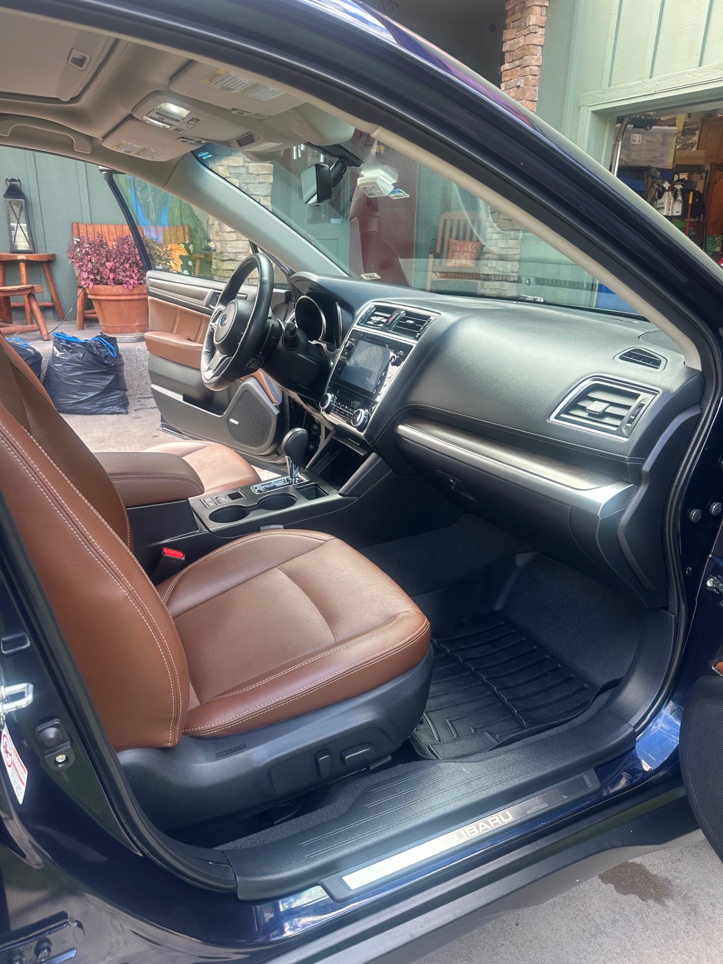 Used 2018 Subaru Outback 2.5i Touring w/ Popular Package #3 AWD/4WD image 6