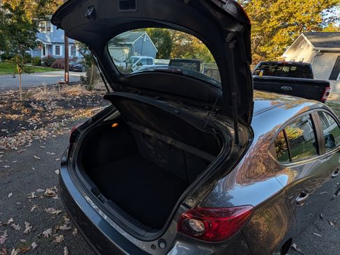 Used 2018 MAZDA MAZDA3 Touring image 18