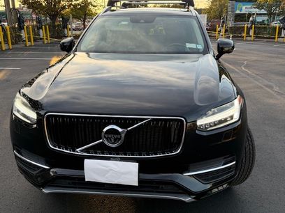 Used 2016 Volvo XC90 T6 Momentum w/ Momentum Plus Package