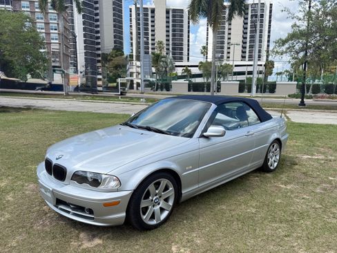 Used 2003 BMW 325Ci Convertible image 6