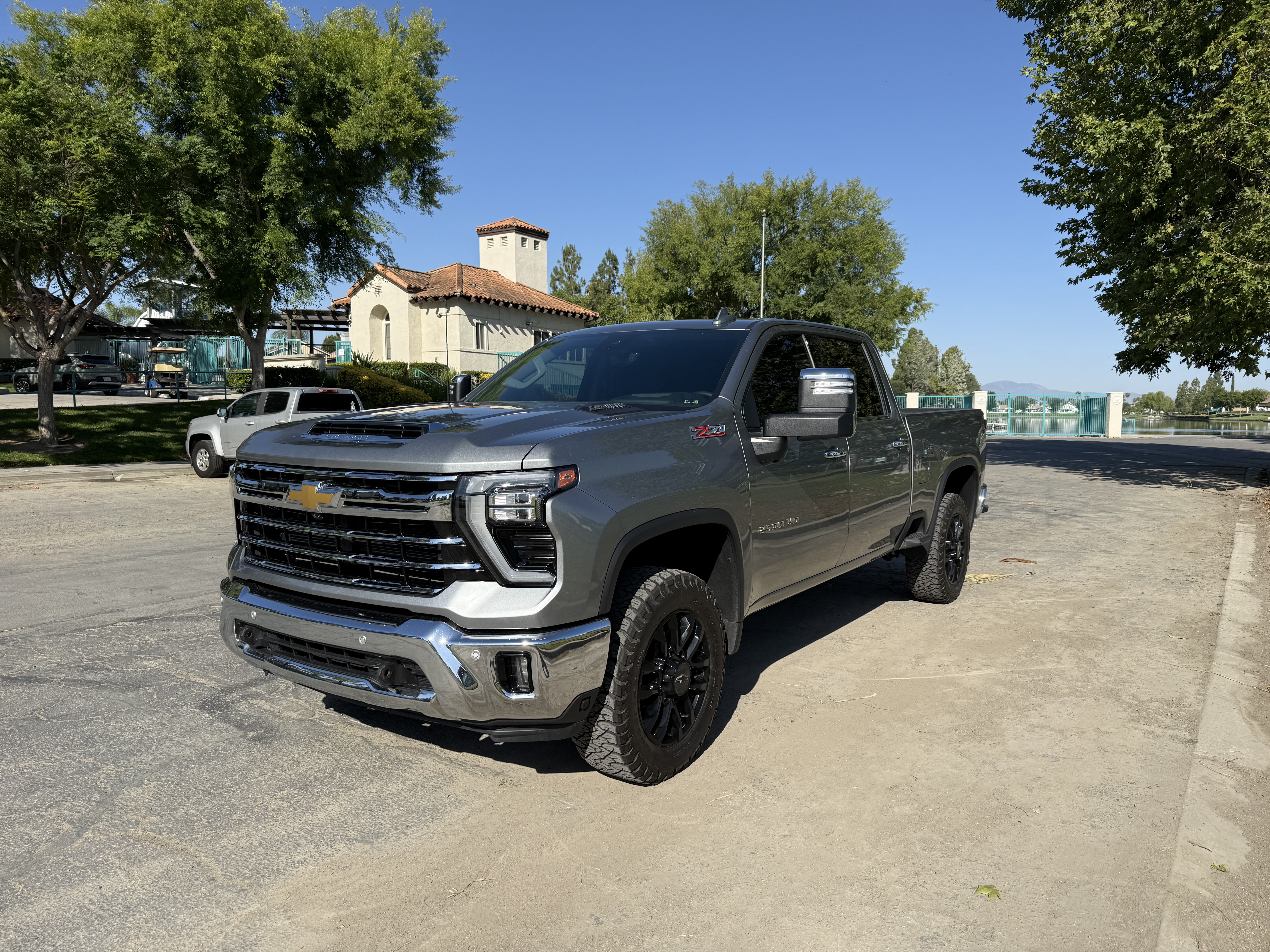 Used 2025 Chevrolet Silverado 2500 LTZ w/ LTZ Plus Package AWD/4WD image 15