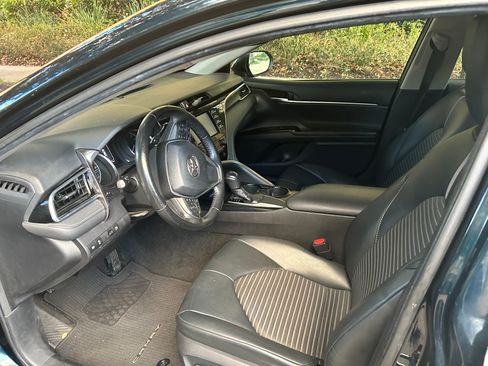 Used 2018 Toyota Camry SE image 11