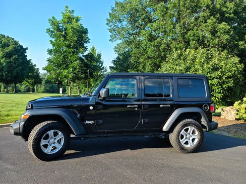 Used 2021 Jeep Wrangler Unlimited Sport AWD/4WD image 8