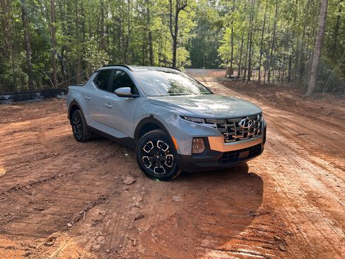 Used 2023 Hyundai Santa Cruz SEL Premium image 11