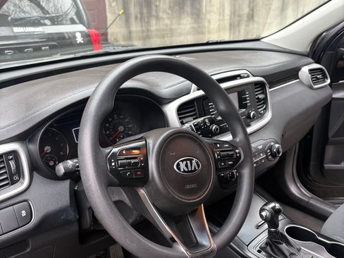 Used 2017 Kia Sorento LX Sport Utility 4D image 14