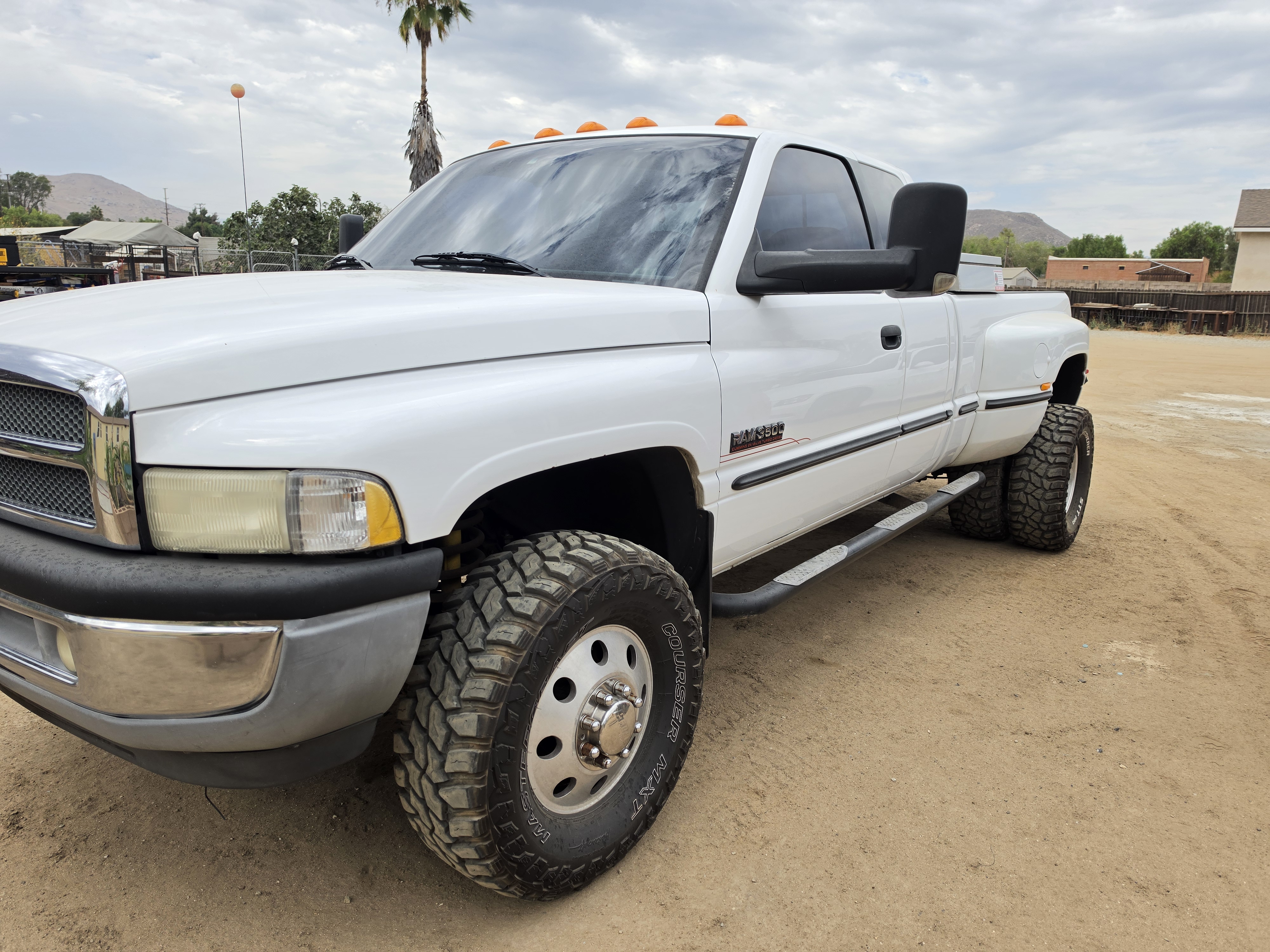 Used 2000 Dodge Ram 3500 Truck 4x4 Quad Cab image 2