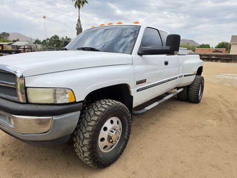 Used 2000 Dodge Ram 3500 Truck 4x4 Quad Cab image 2