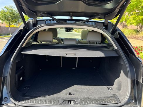 Used 2022 Land Rover Range Rover Velar R-Dynamic S image 14