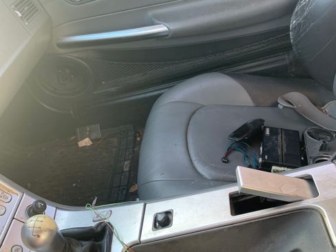 Used 2006 Chrysler Crossfire Limited image 7