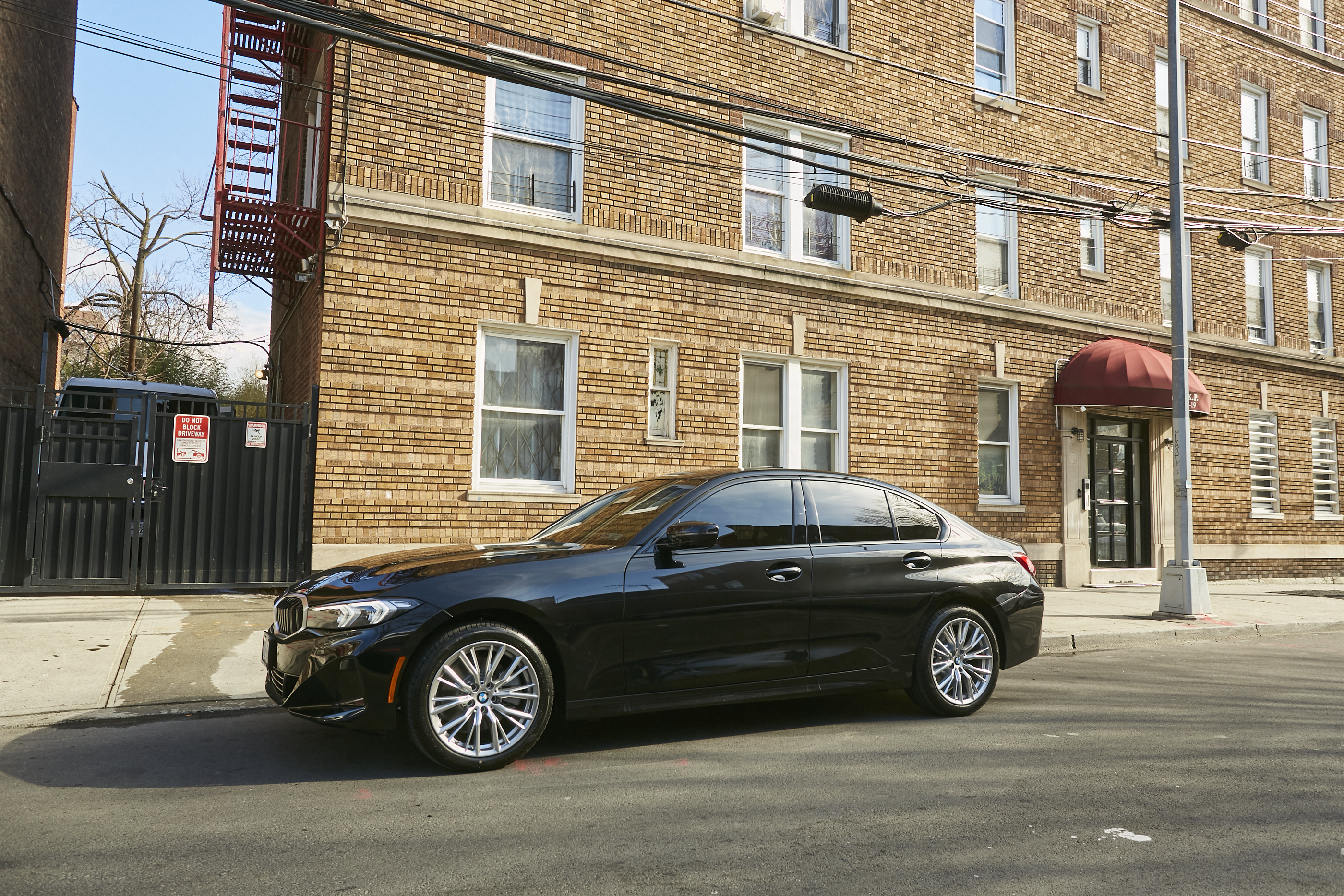 Used 2023 BMW 330i xDrive Sedan w/ Premium Package AWD/4WD image 5