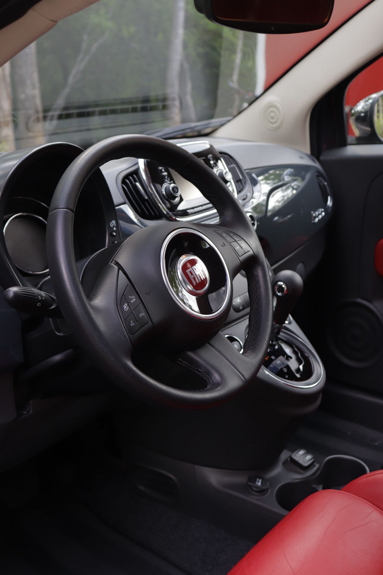 Used 2018 FIAT 500 Lounge FWD image 17